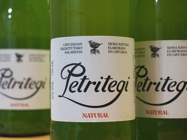 Petritegi sagardo naturalarentzat etiketa berria